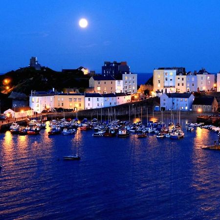 Stylish Tenby Apartment, Great Location, Parking Eksteriør bilde