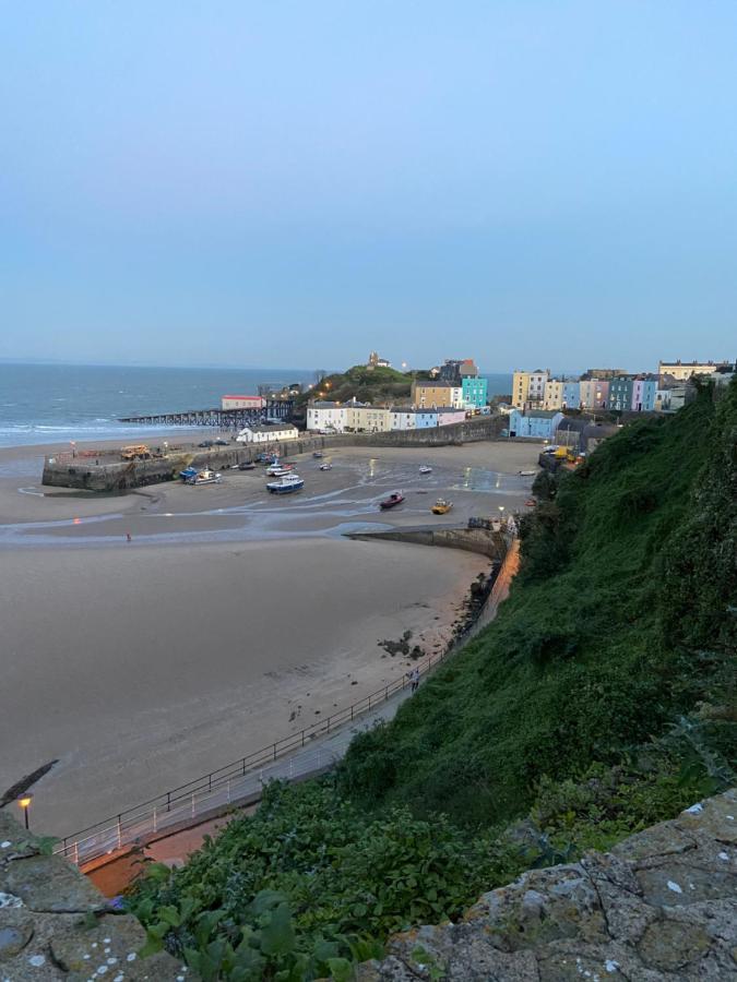 Stylish Tenby Apartment, Great Location, Parking Eksteriør bilde